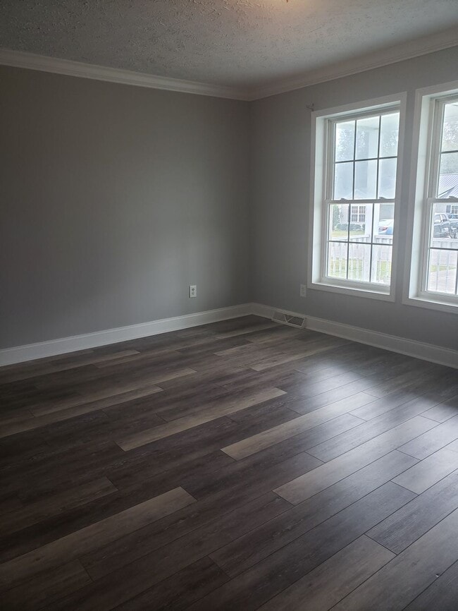 Building Photo - 2445 Farmwood Cir