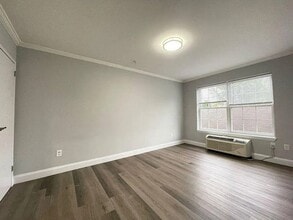 Building Photo - 51 12th Ave