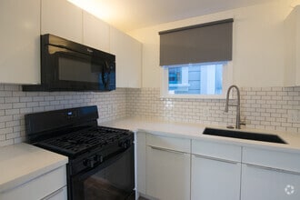 Building Photo - 1009 Lincoln Ave