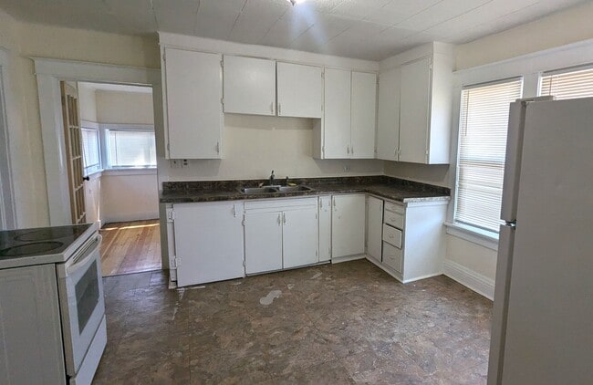 Building Photo - 1784 Hoyt St