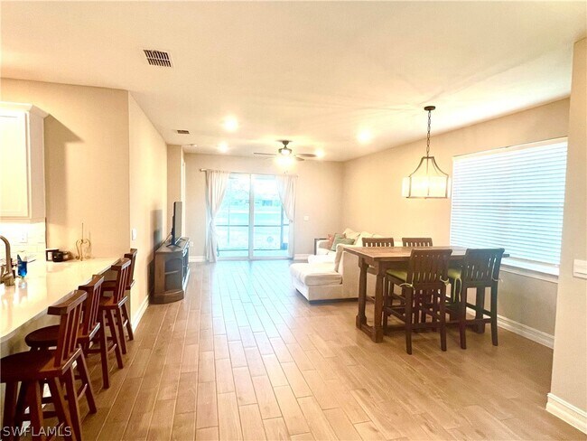 Foto del edificio - 1130 Rolling Brk Ln