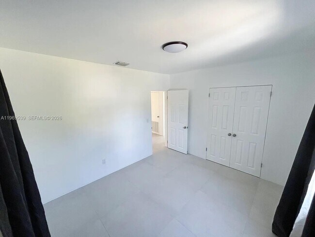 Foto del edificio - 601 De Leon Dr