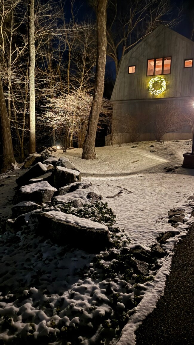 Foto del edificio - 33 Conant Valley Rd