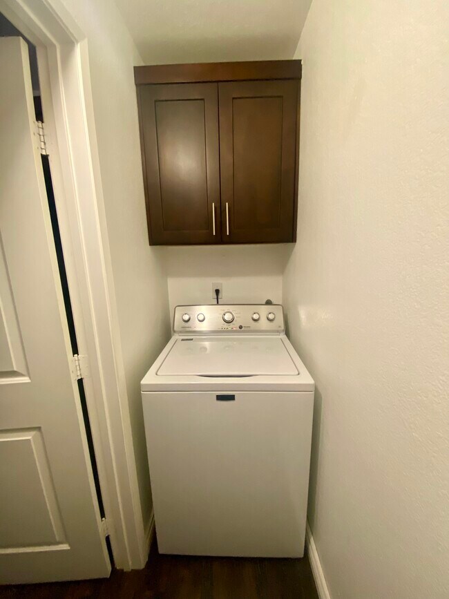 Foto del edificio - 950 Seven Hills Dr