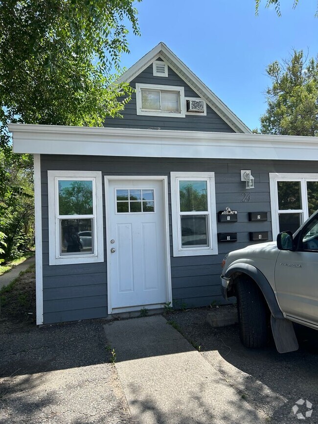 Building Photo - 24 Broadwater Ave
