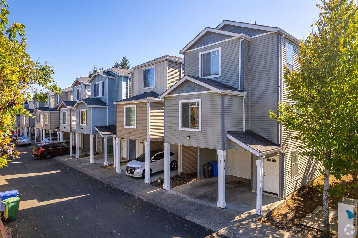 Foto principal - 6812 72nd Ave