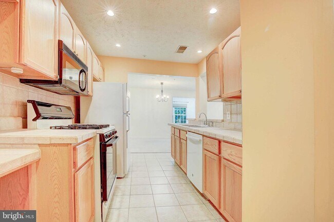 Foto del edificio - 655 Burtons Cove Way