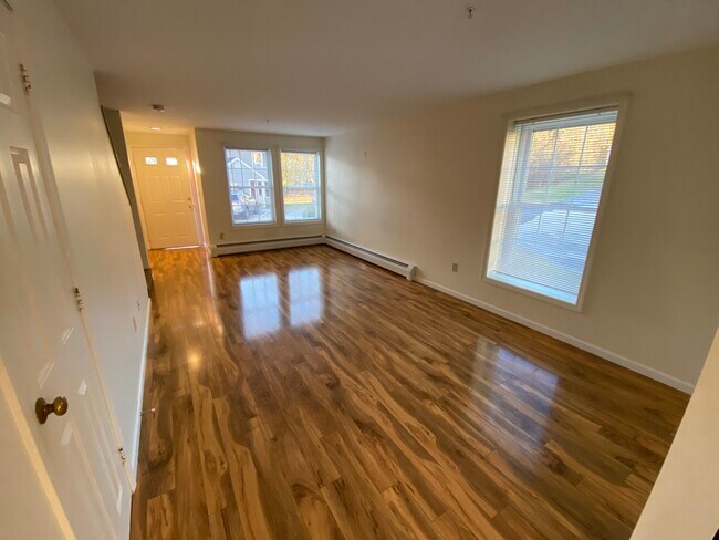 living room - 10 Oak Ter