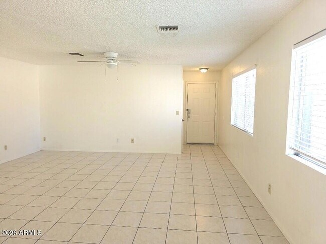 Foto del edificio - 3034 E Villa Maria Dr