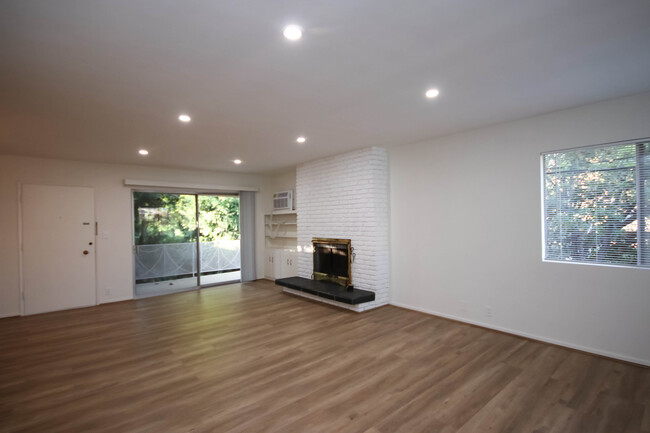 Foto del edificio - 523 S Hudson Ave