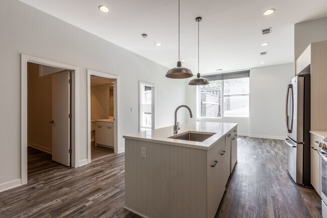 Foto del edificio - 2247 W Lawrence Ave