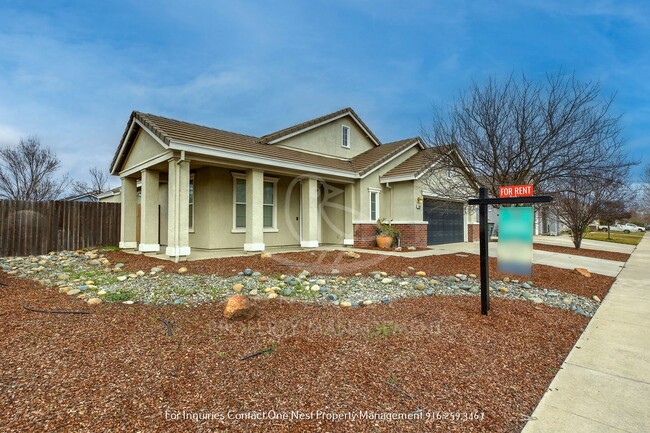 Building Photo - 3 bedroom, 2 bathrooms, 2 car garage