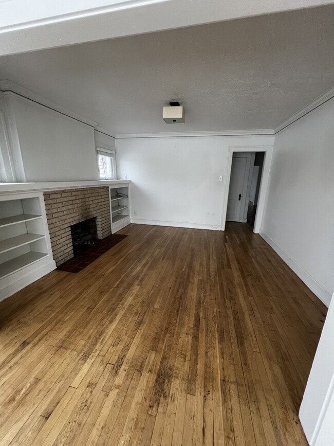 Building Photo - Hoday - 1420 W 75