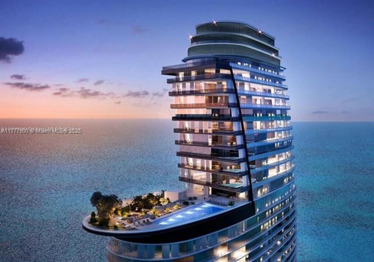 Primary Photo - 300 Biscayne Blvd Way