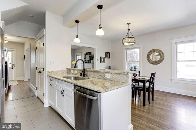 Kitchen - 4005 13th St NE