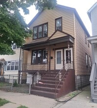 Building Photo - 619 W 46th St
