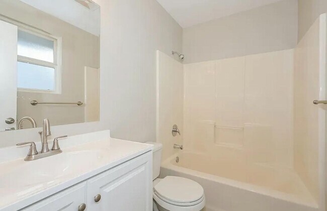 Building Photo - Charming 3BR House in Monroe