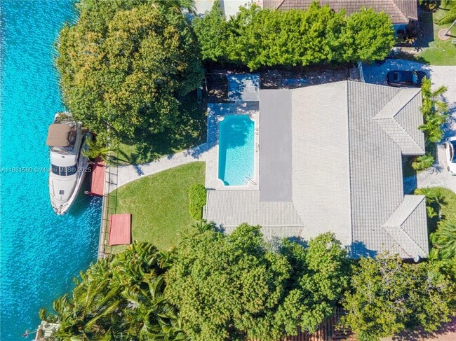 Building Photo - 413 Tamarind Dr