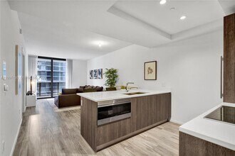 Building Photo - 801 S Miami Ave