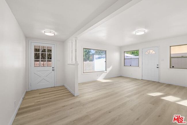 Foto del edificio - 20464 Elkwood St