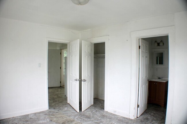 Foto del edificio - 508 Wayside Dr