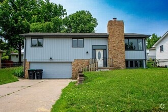 Building Photo - 12111 Miami St