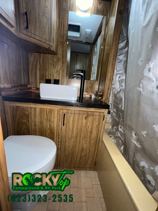 Building Photo - 496 Pearl Ln