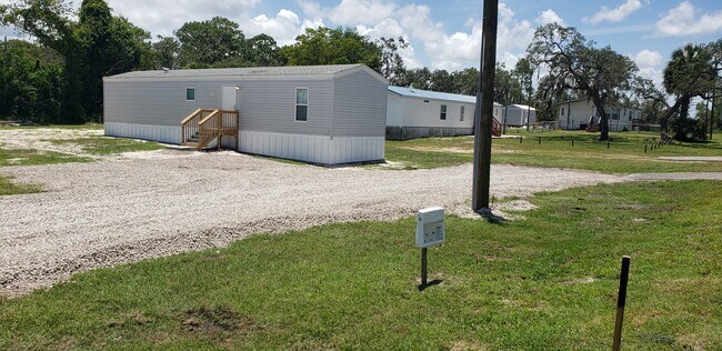 Foto del edificio - 17020 Meridian Blvd