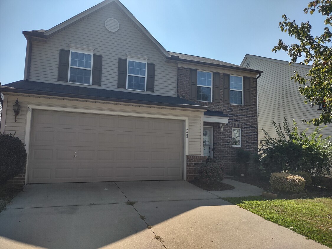 Foto principal - 229 Dellwood Dr