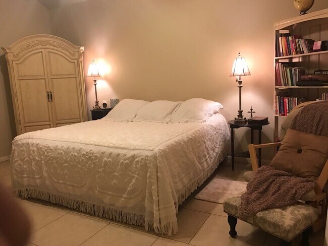 Foto del edificio - 7208 Valentine Ln