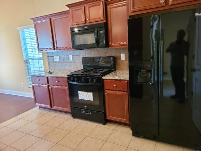 Building Photo - 4808 Hidden Valley Ct