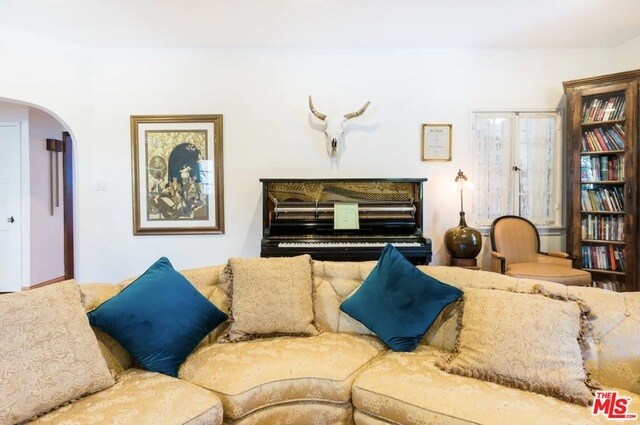 Foto del edificio - 346 N Flores St