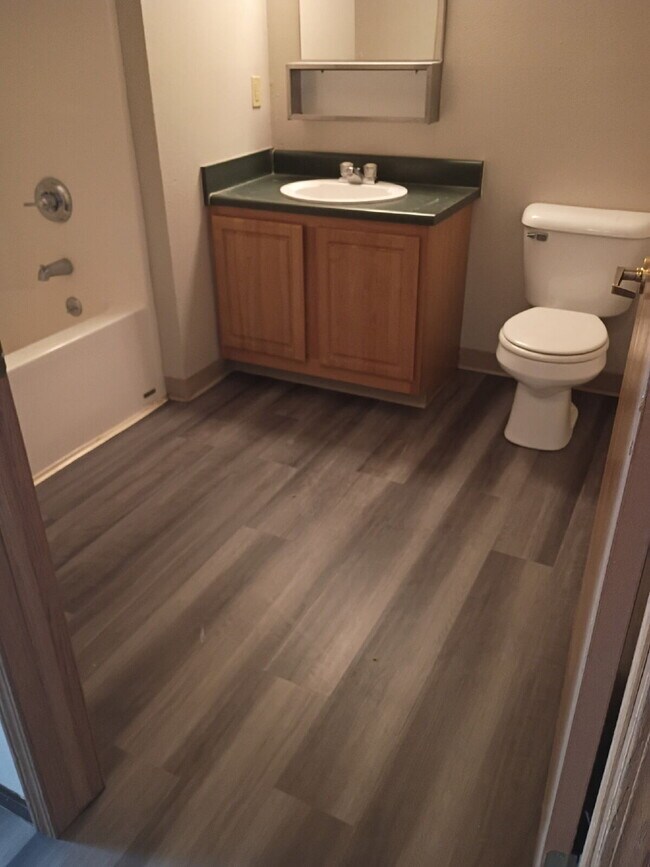 Foto del edificio - 1 Bedroom |1 Bathroom 1st Floor Unit in Oelwein - Available June!
