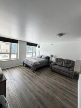 Building Photo - 345 N La Salle Dr