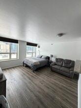 Building Photo - 345 N La Salle Dr