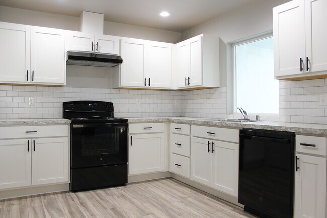 Foto del edificio - 414 Whitefish Ln