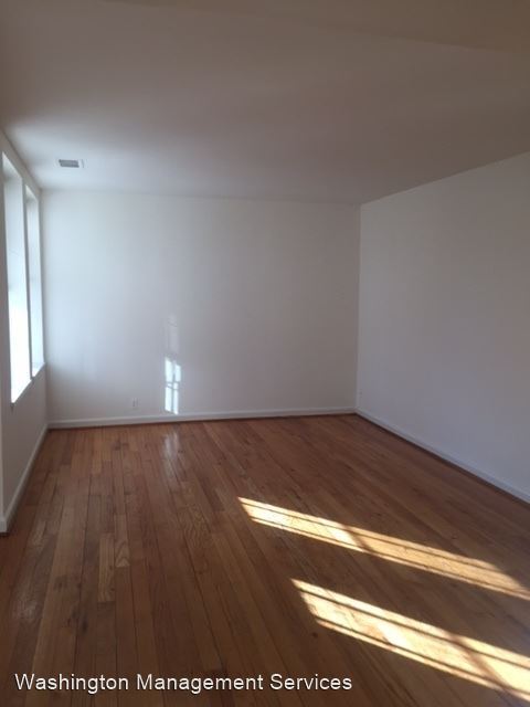 Building Photo - 1 br, 1 bath House - 3861 Newark St. NW Ap...
