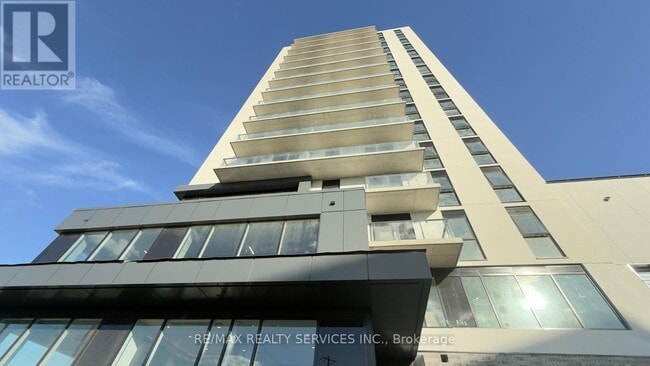 Building Photo - 33 Erie Ave