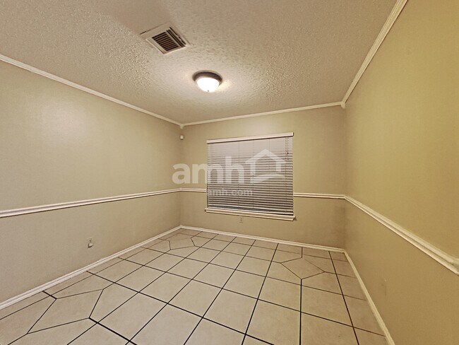 Building Photo - 15822 Pleasant Well Drive
