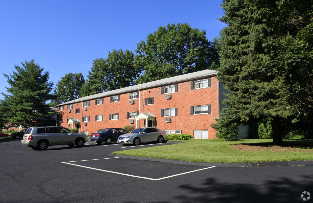 Primary Photo - Forest Ridge Apartments