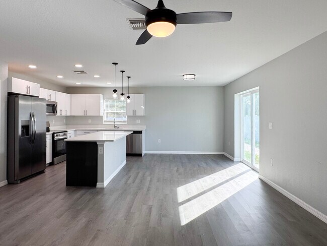 Foto del edificio - 6827 San Bruno Dr