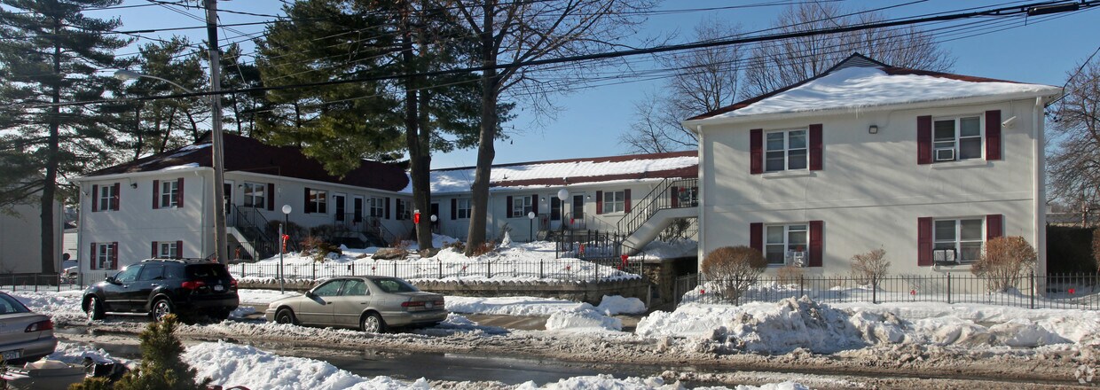Primary Photo - 404 N High St