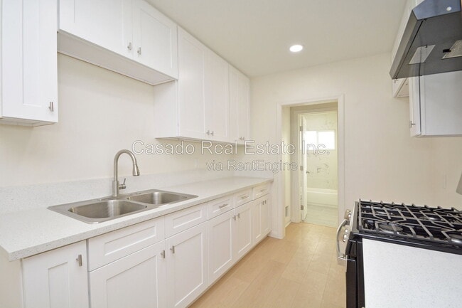 Building Photo - 2213 E Spaulding St