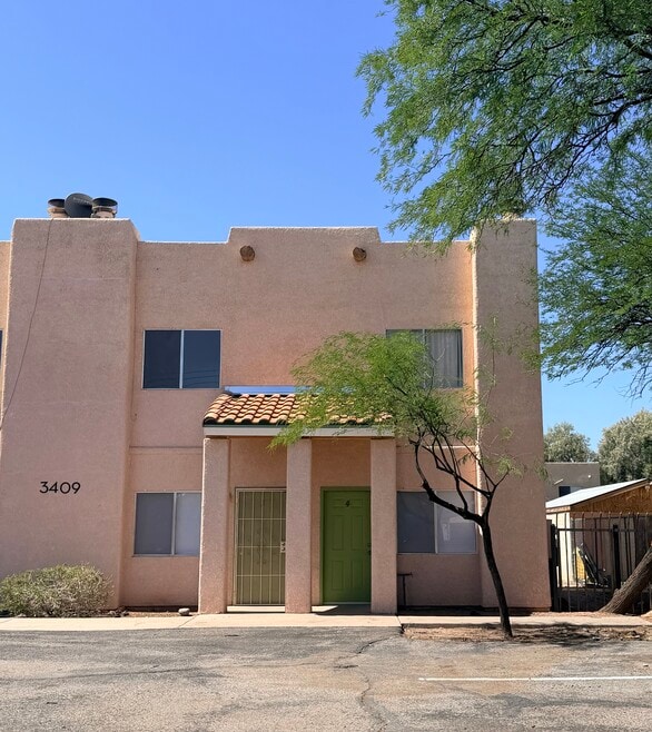 Building Photo - 3409 N Fontana Ave