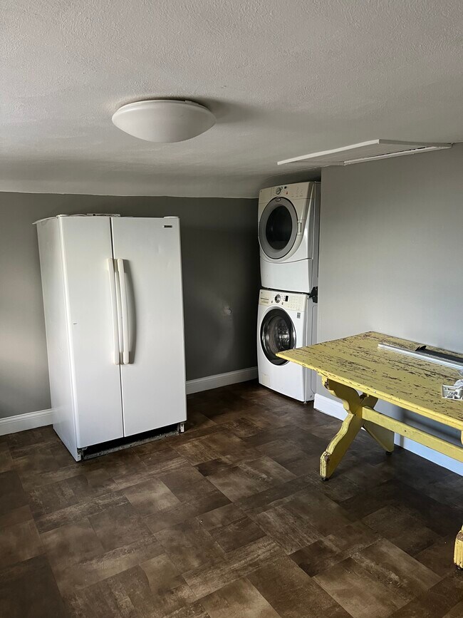 Foto del edificio - 1643 Orinoco Ave