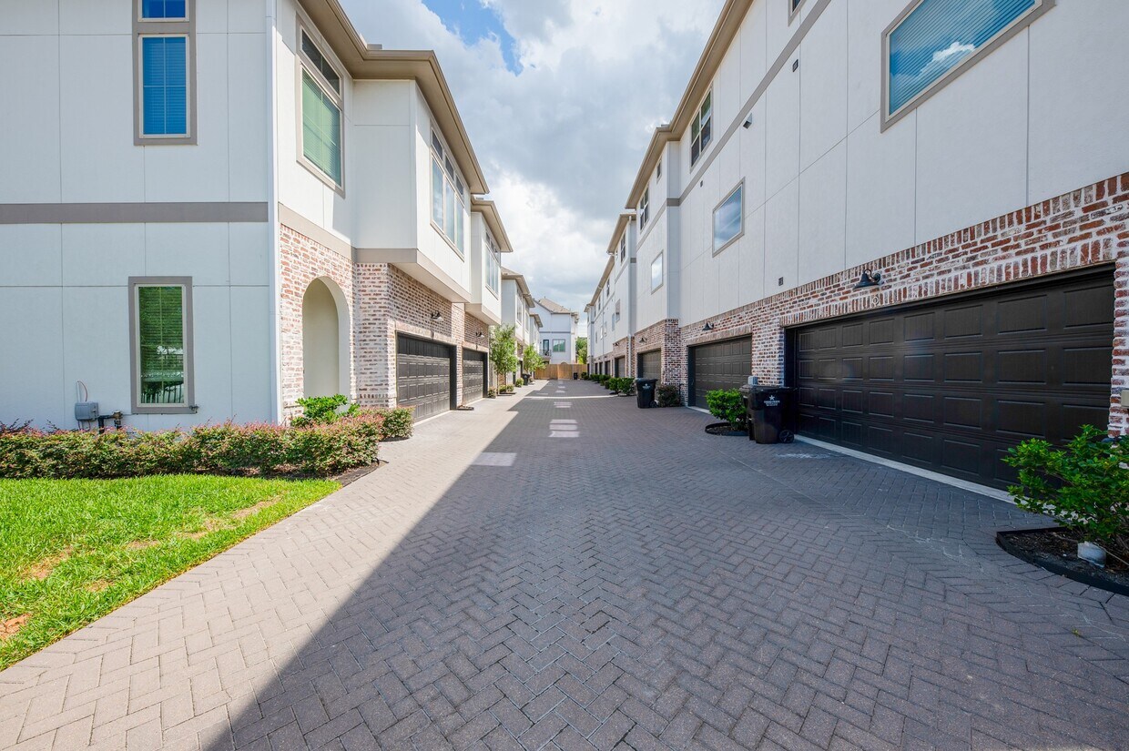 Foto principal - 5209 Allen St