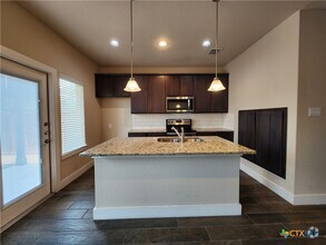 Building Photo - 923 Langesmill Branch