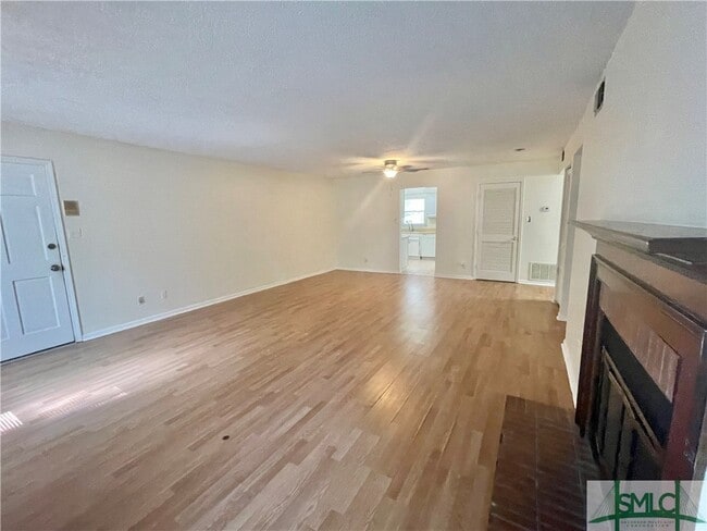 Building Photo - 5 Cromwell Pl