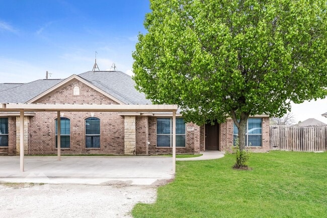 Building Photo - 115 Jolin Ln