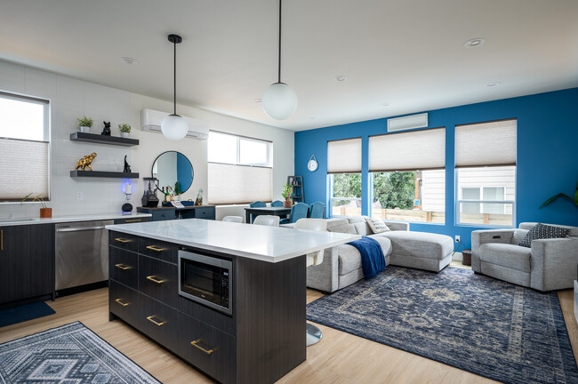 Photo - 1226 W 24th St Townhome